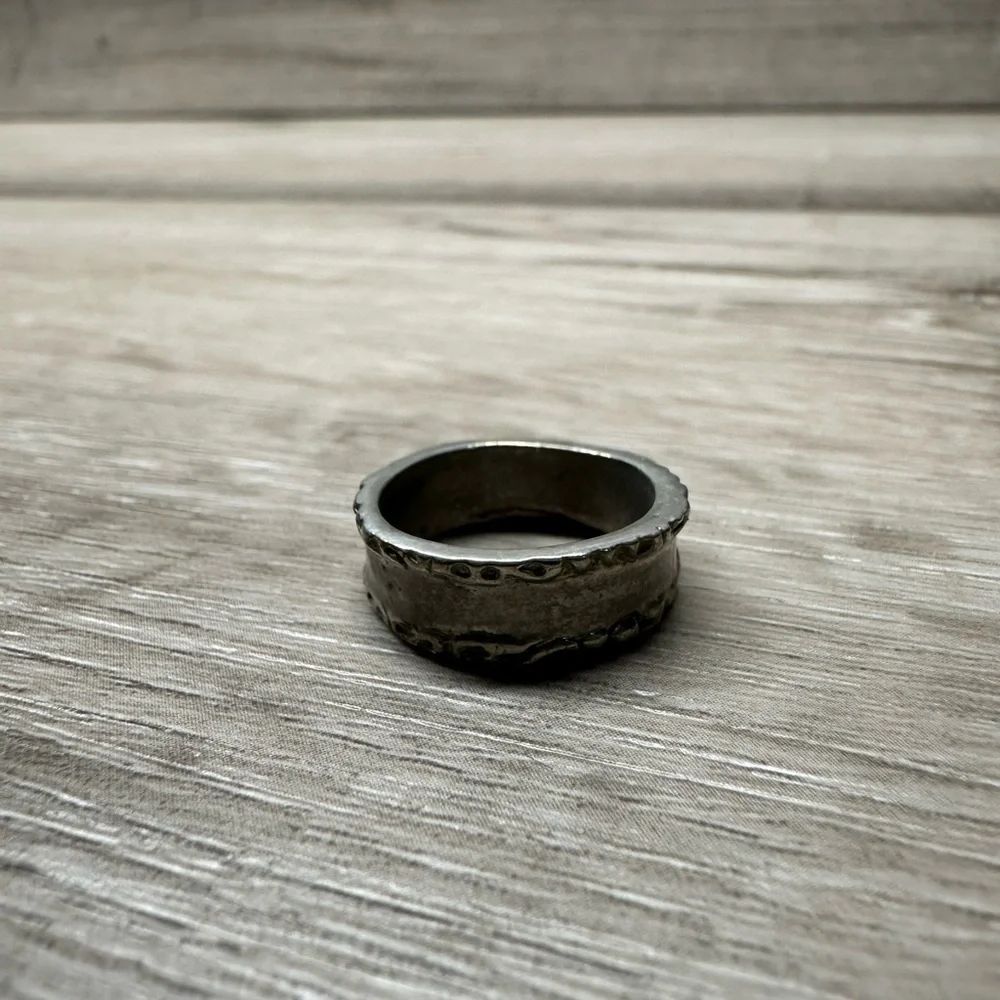 Vintage Hand Made Silver Textured Men’s Ring‎